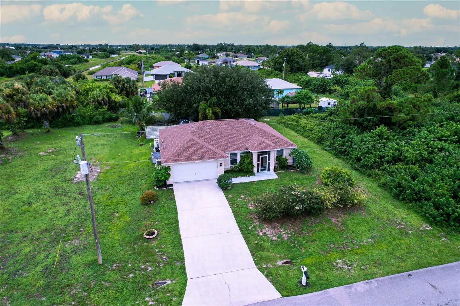 1404 CURTIS AVE S