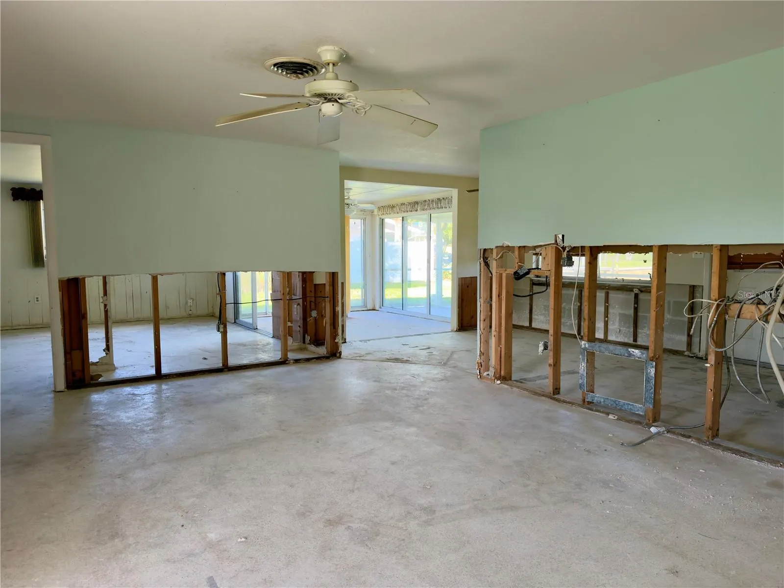 480 PALM CREEK DR