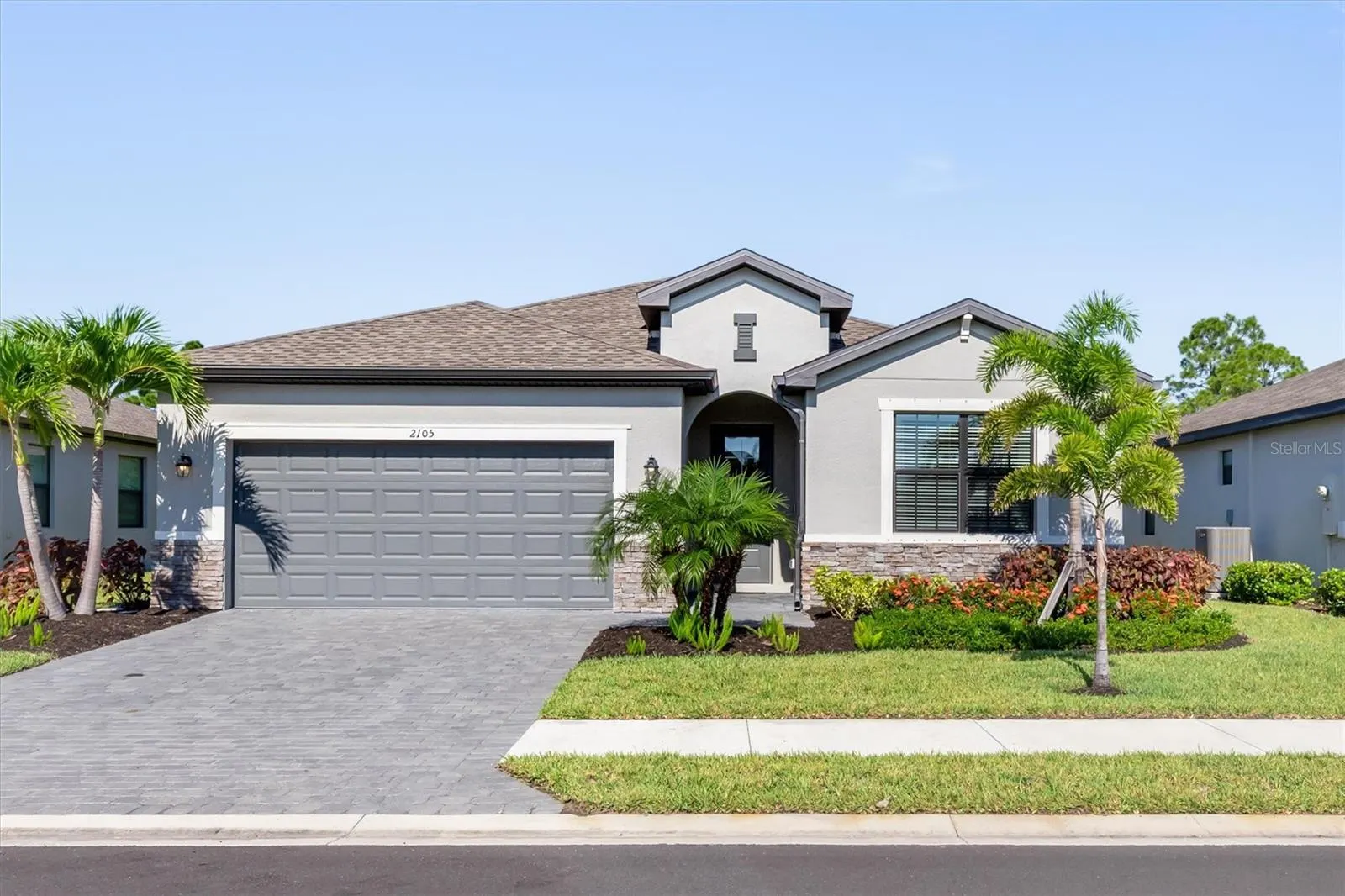 2105 GARDENIA AVE