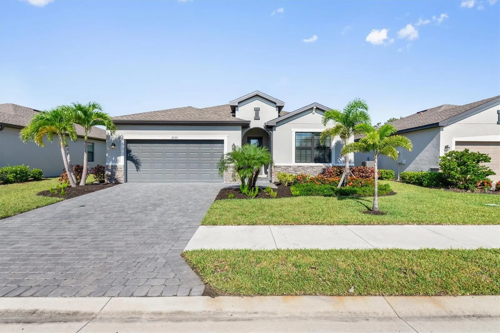 2105 GARDENIA AVE
