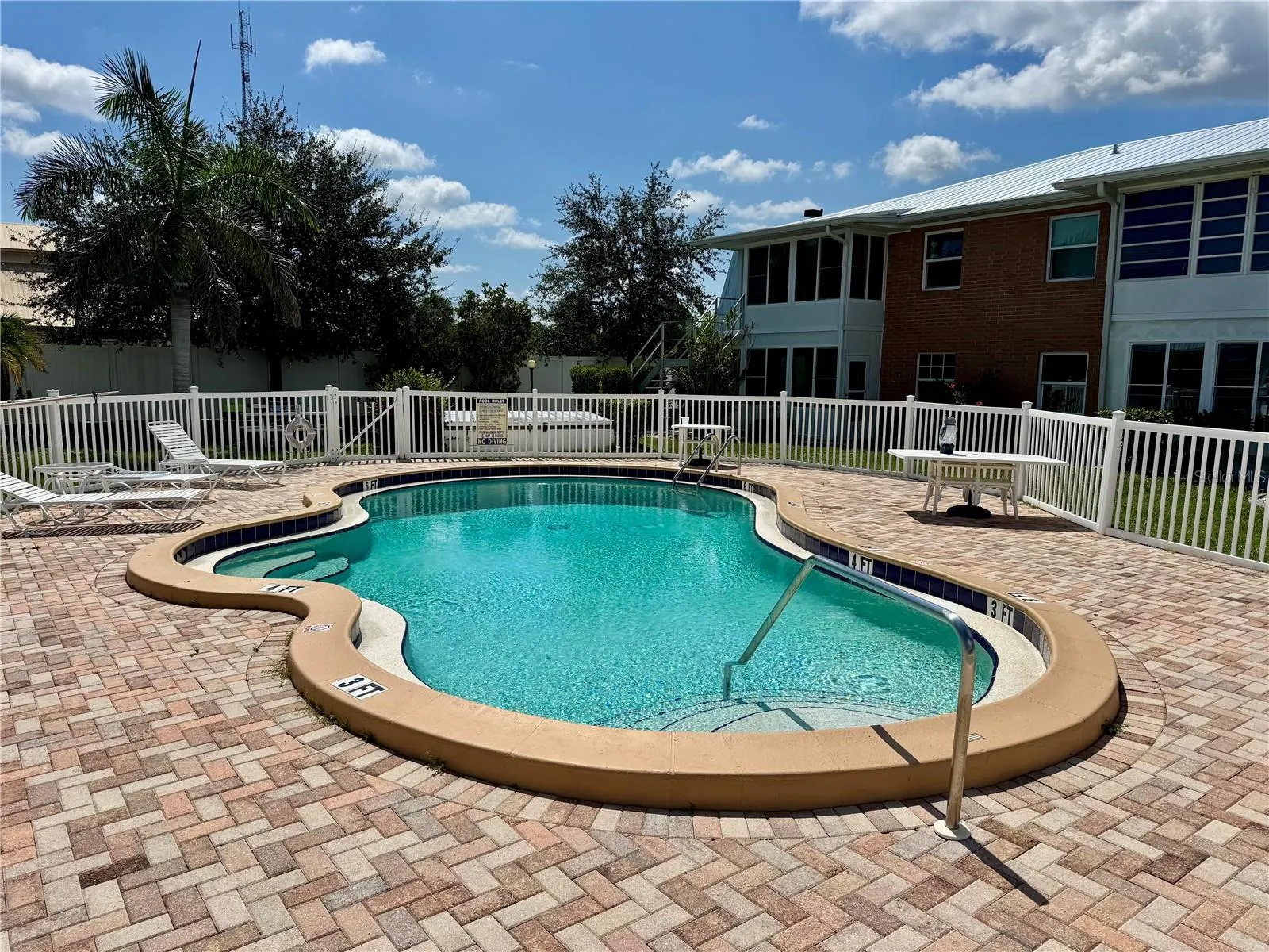 22333 EDGEWATER DR #C2, #C2