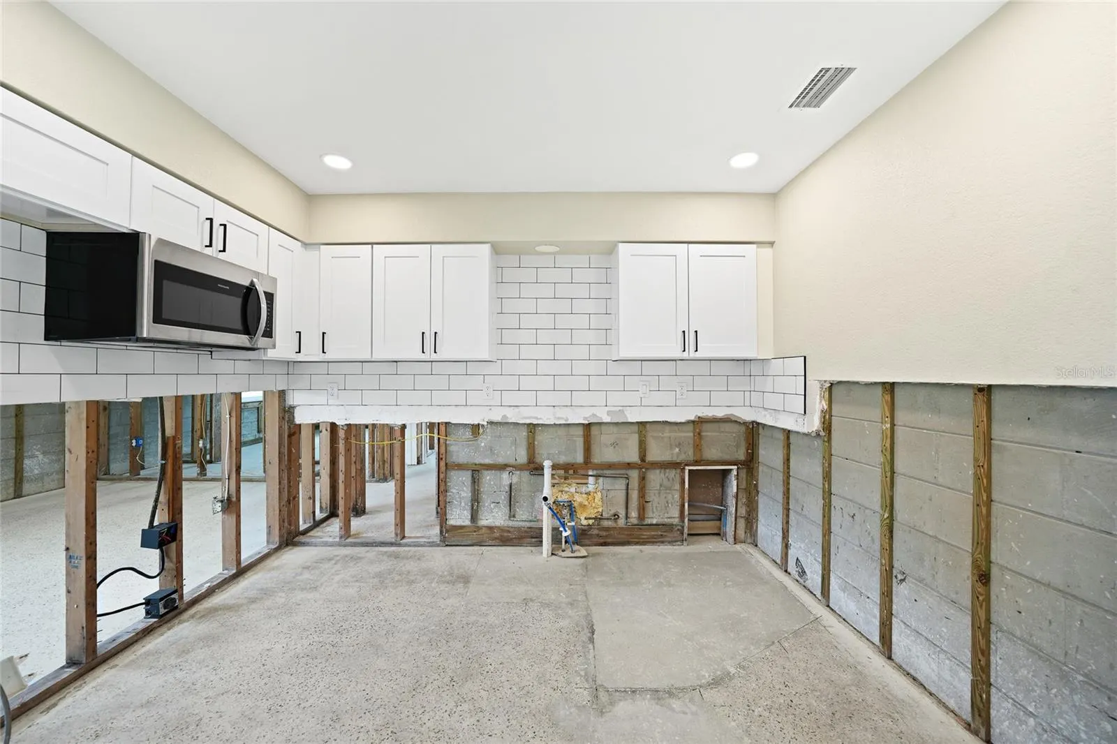 850 MARLIN DR