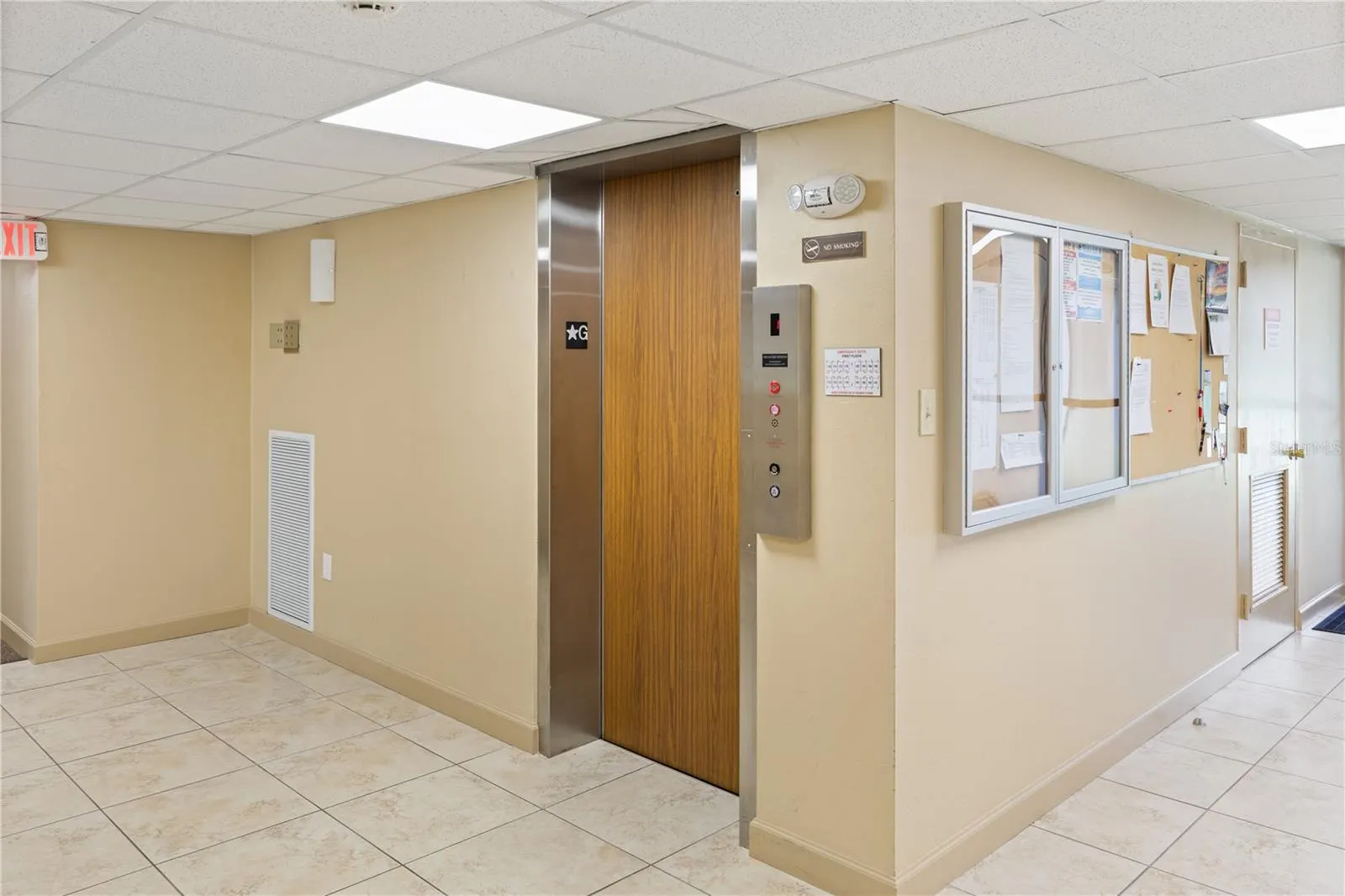 2300 AARON ST #206, #206