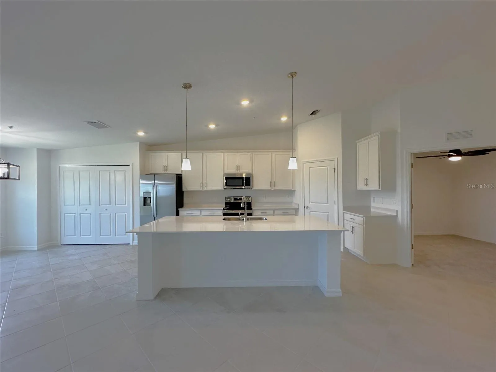 14271 HERITAGE LANDING BLVD #1523, #1523