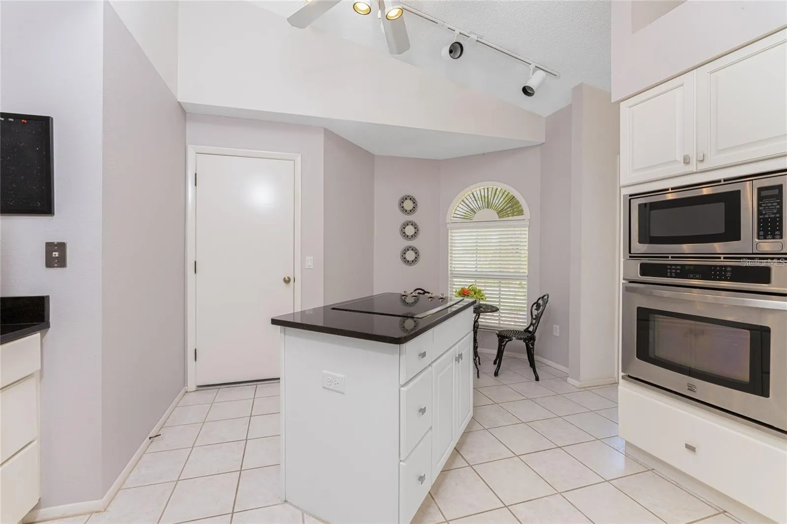 4224 OAK TERRACE CIR