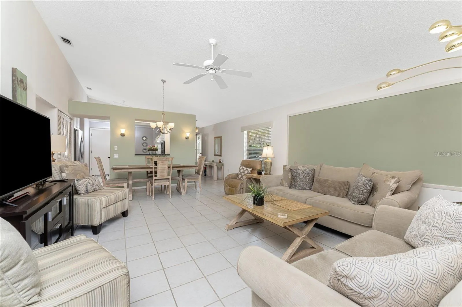 4224 OAK TERRACE CIR