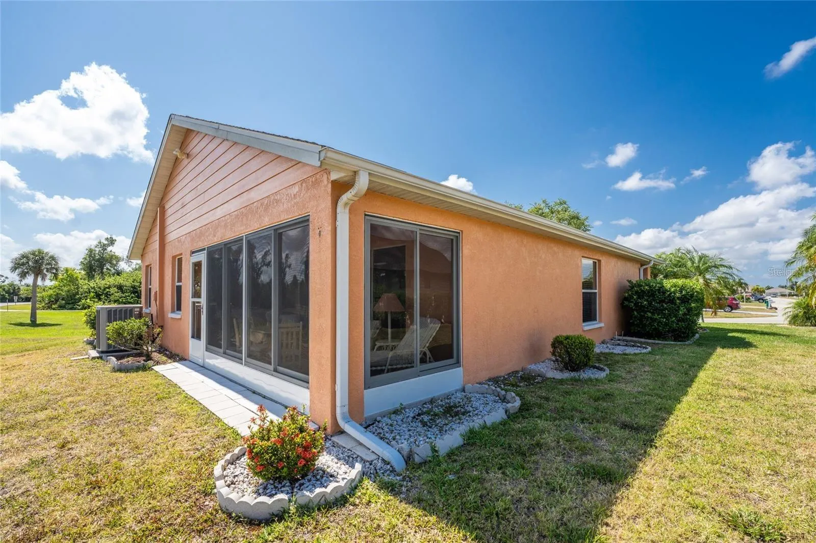 4224 OAK TERRACE CIR