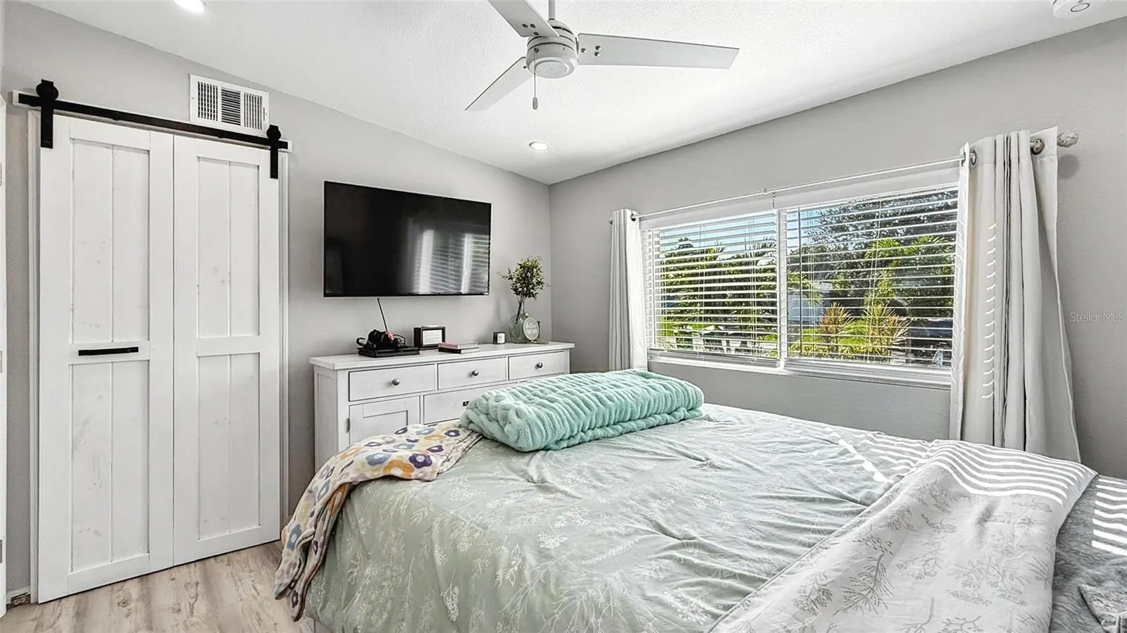 2804 STARLITE LN