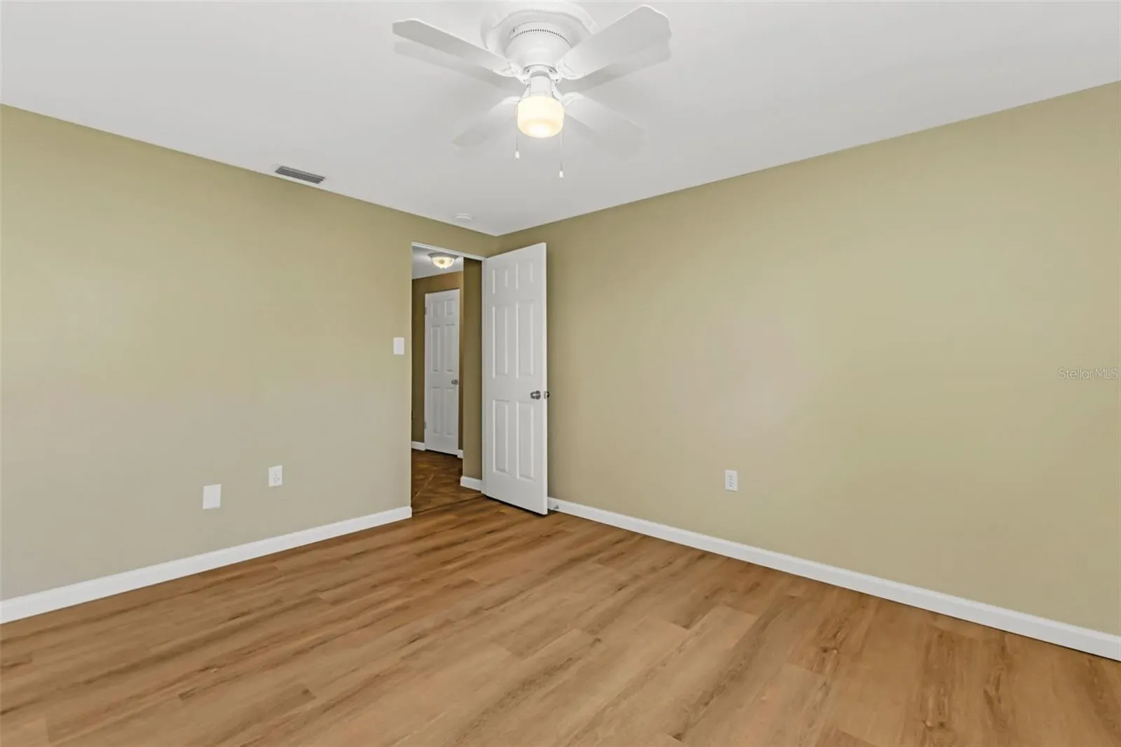 115 SINCLAIR SE