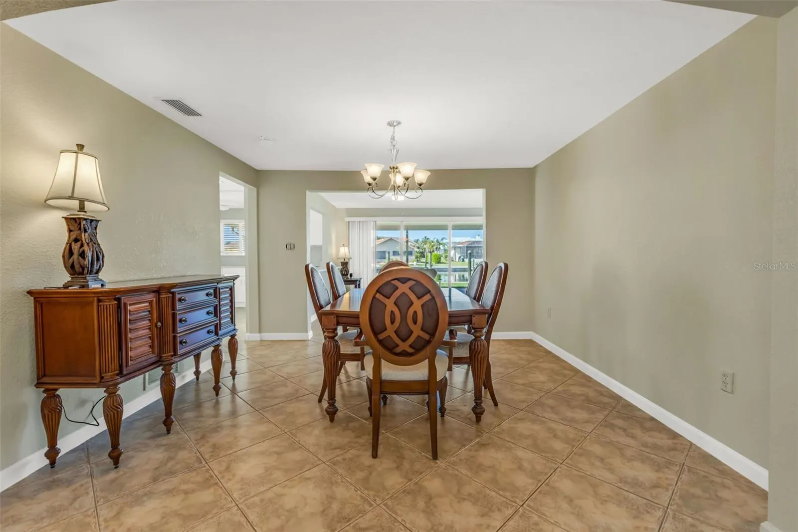 115 SINCLAIR SE
