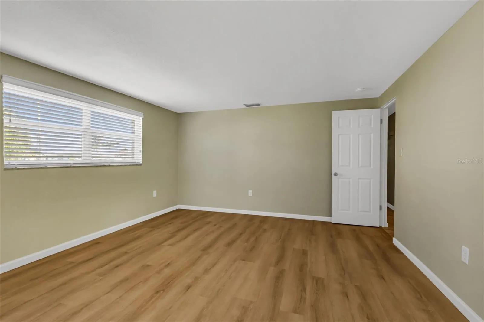 115 SINCLAIR SE