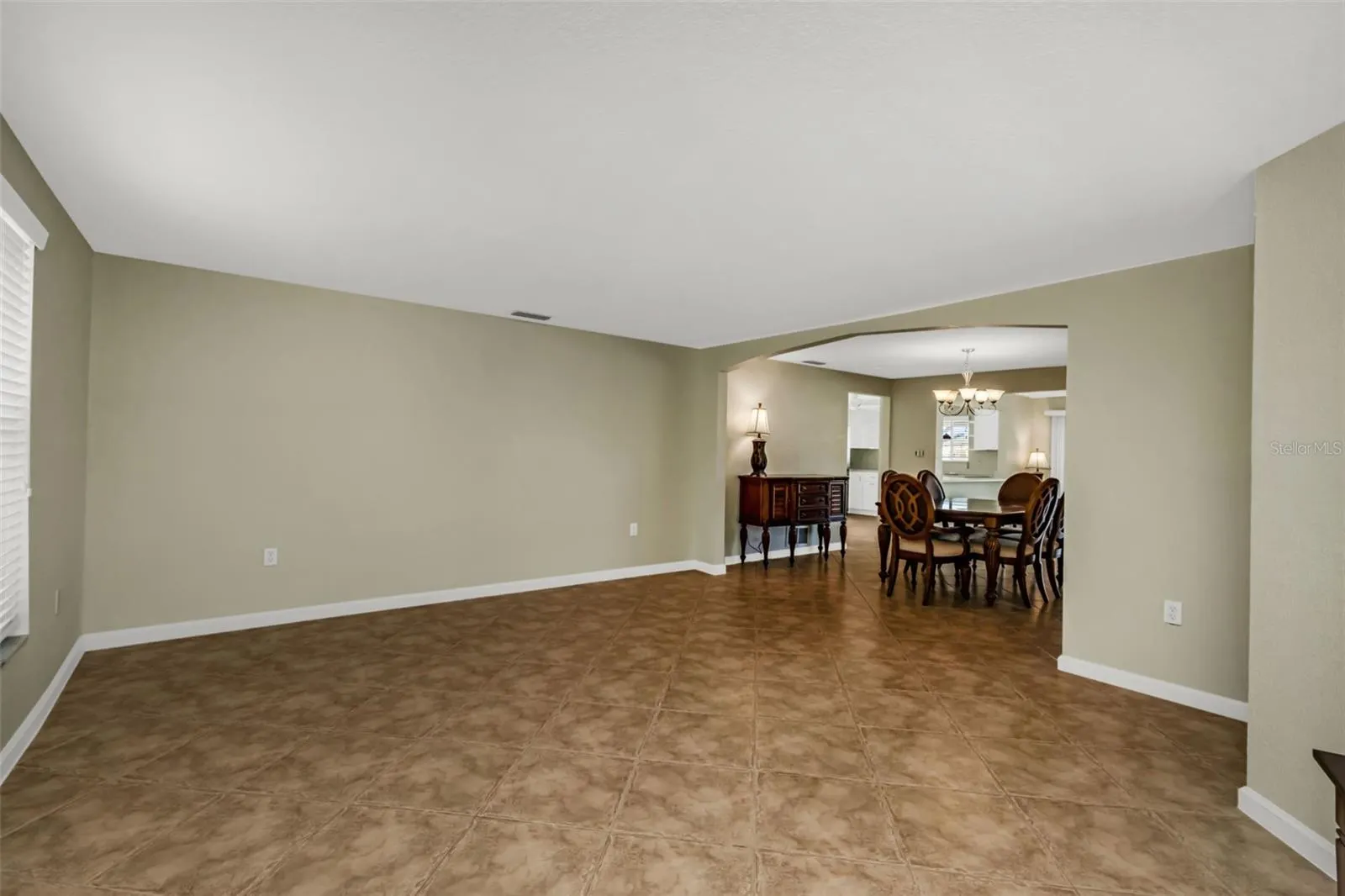 115 SINCLAIR SE