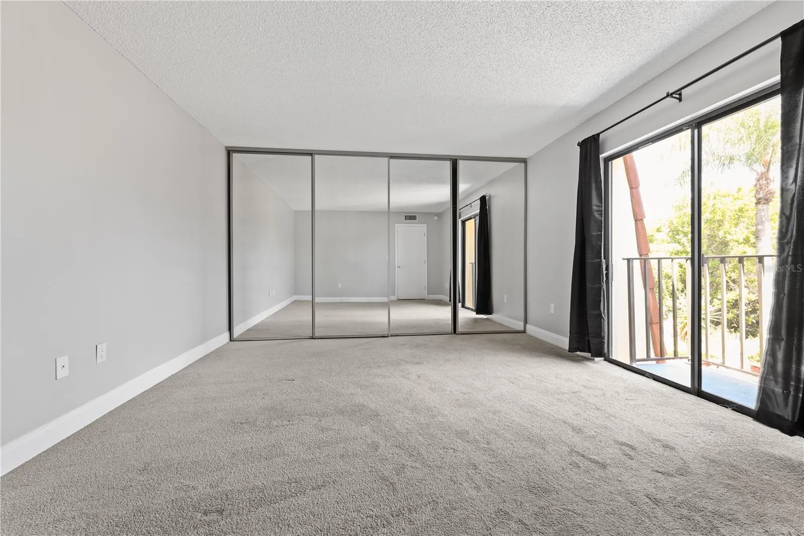 5224 CEDARBEND DR #4, #4