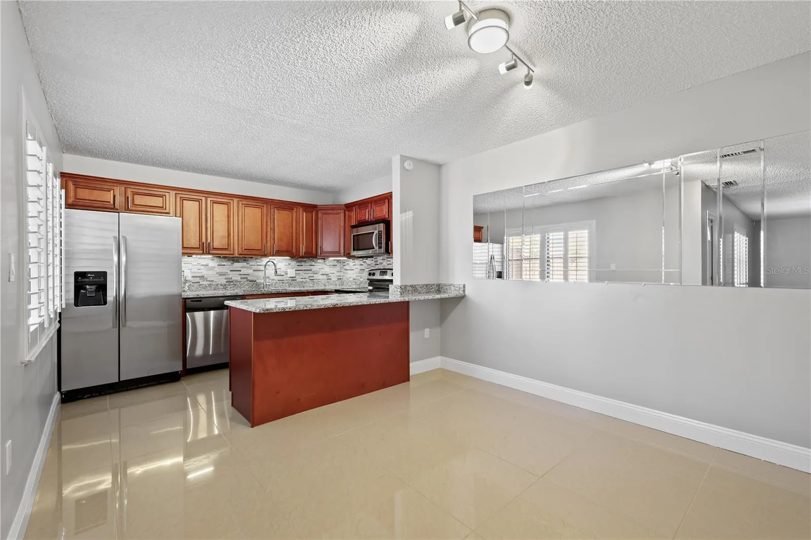 5224 CEDARBEND DR #4, #4