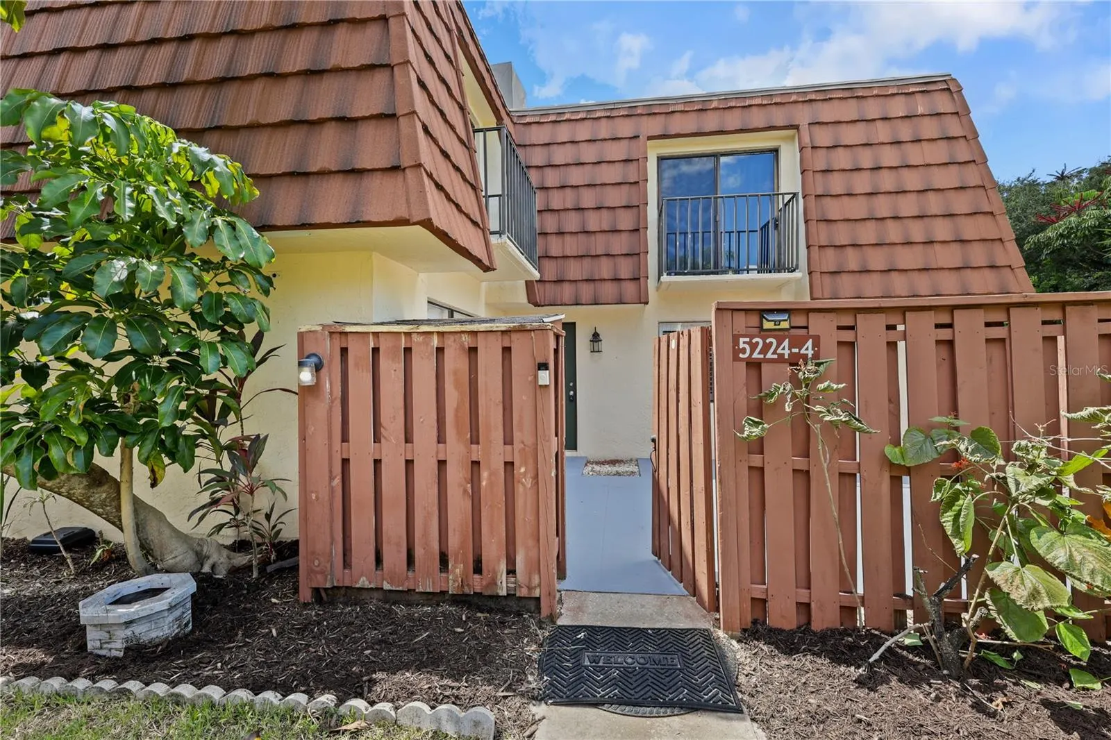 5224 CEDARBEND DR #4, #4