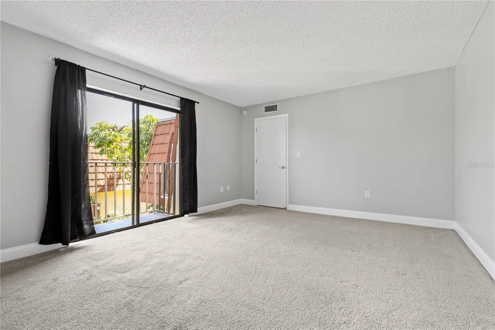 5224 CEDARBEND DR #4, #4