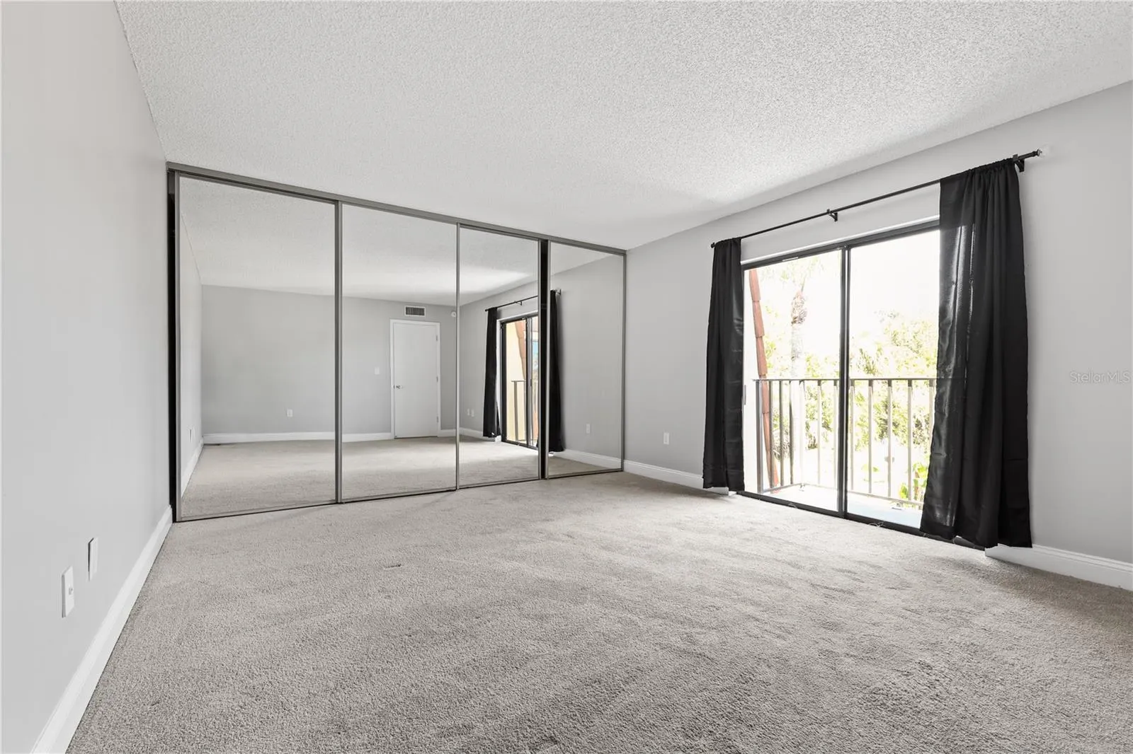 5224 CEDARBEND DR #4, #4