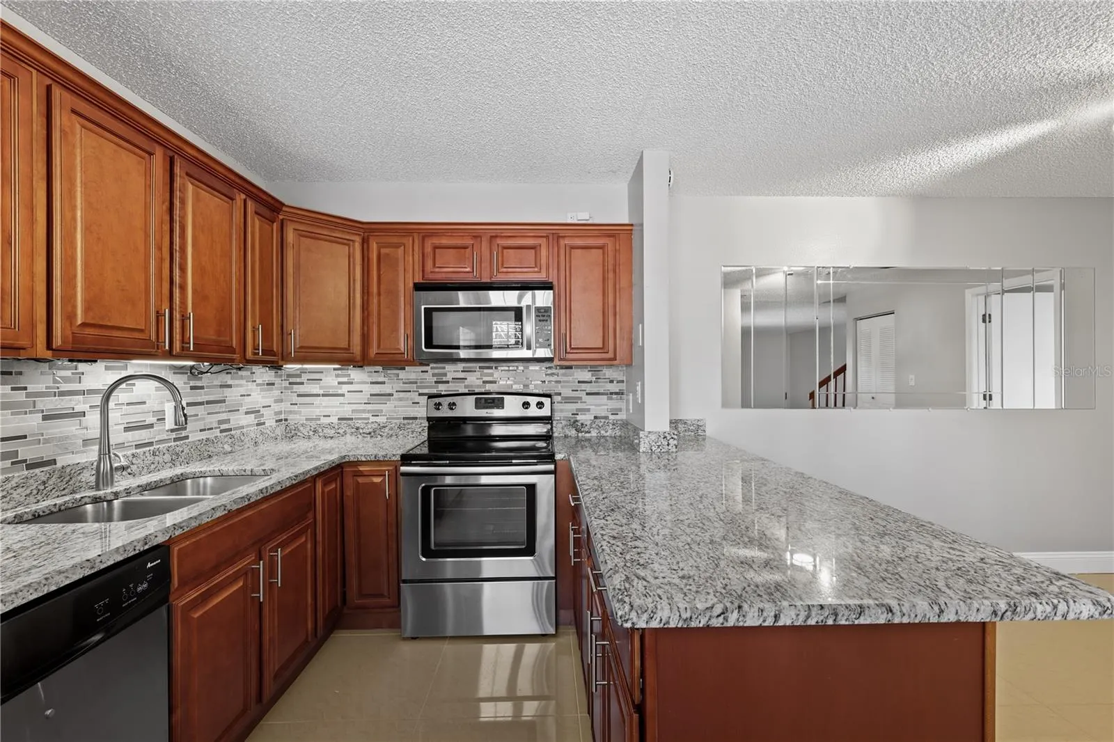 5224 CEDARBEND DR #4, #4
