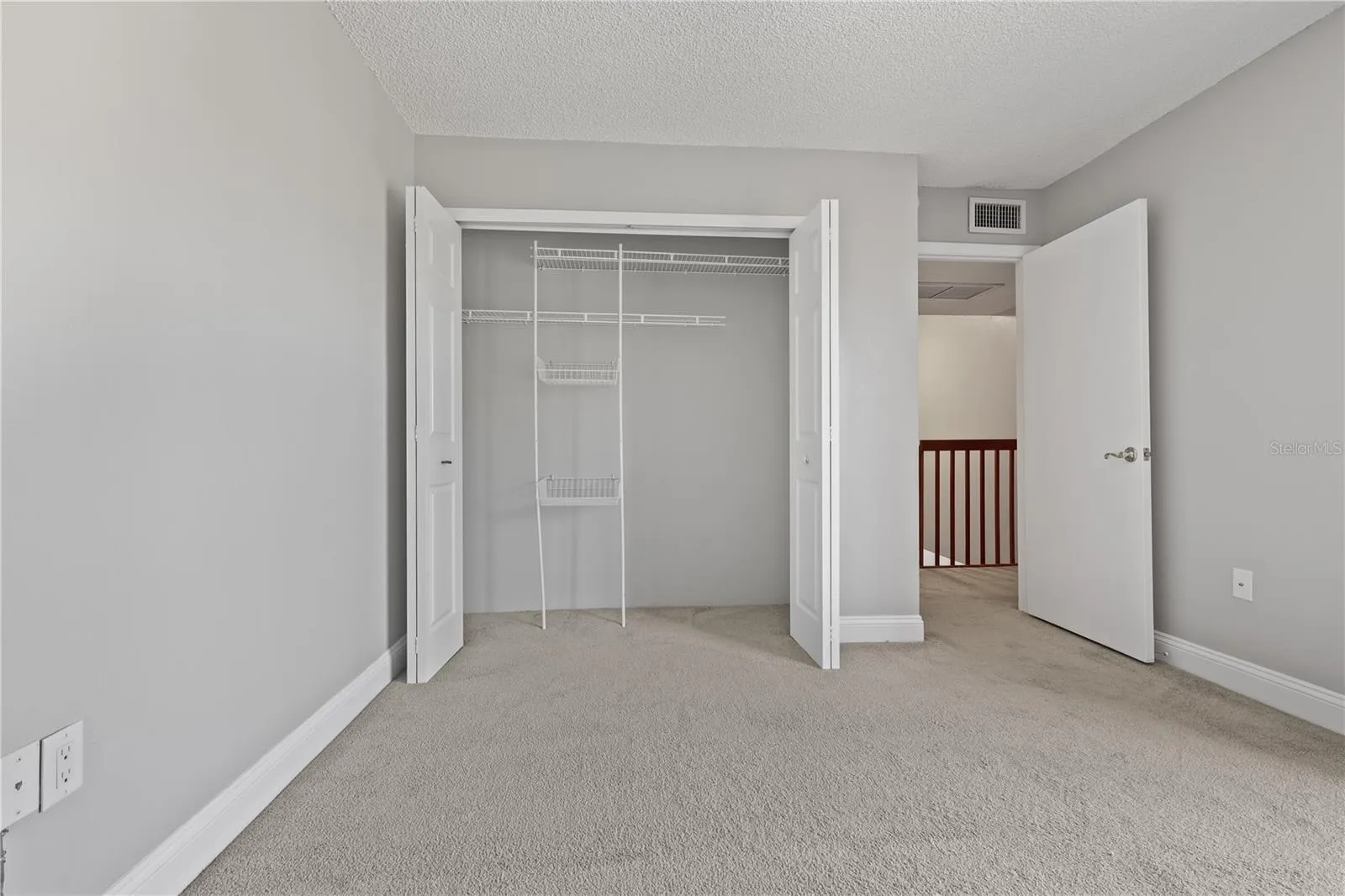 5224 CEDARBEND DR #4, #4