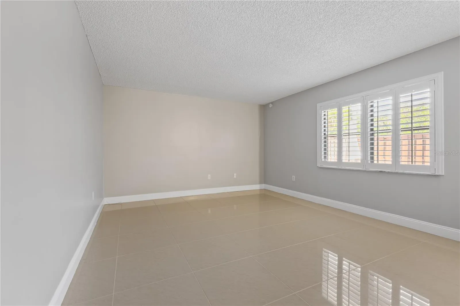 5224 CEDARBEND DR #4, #4