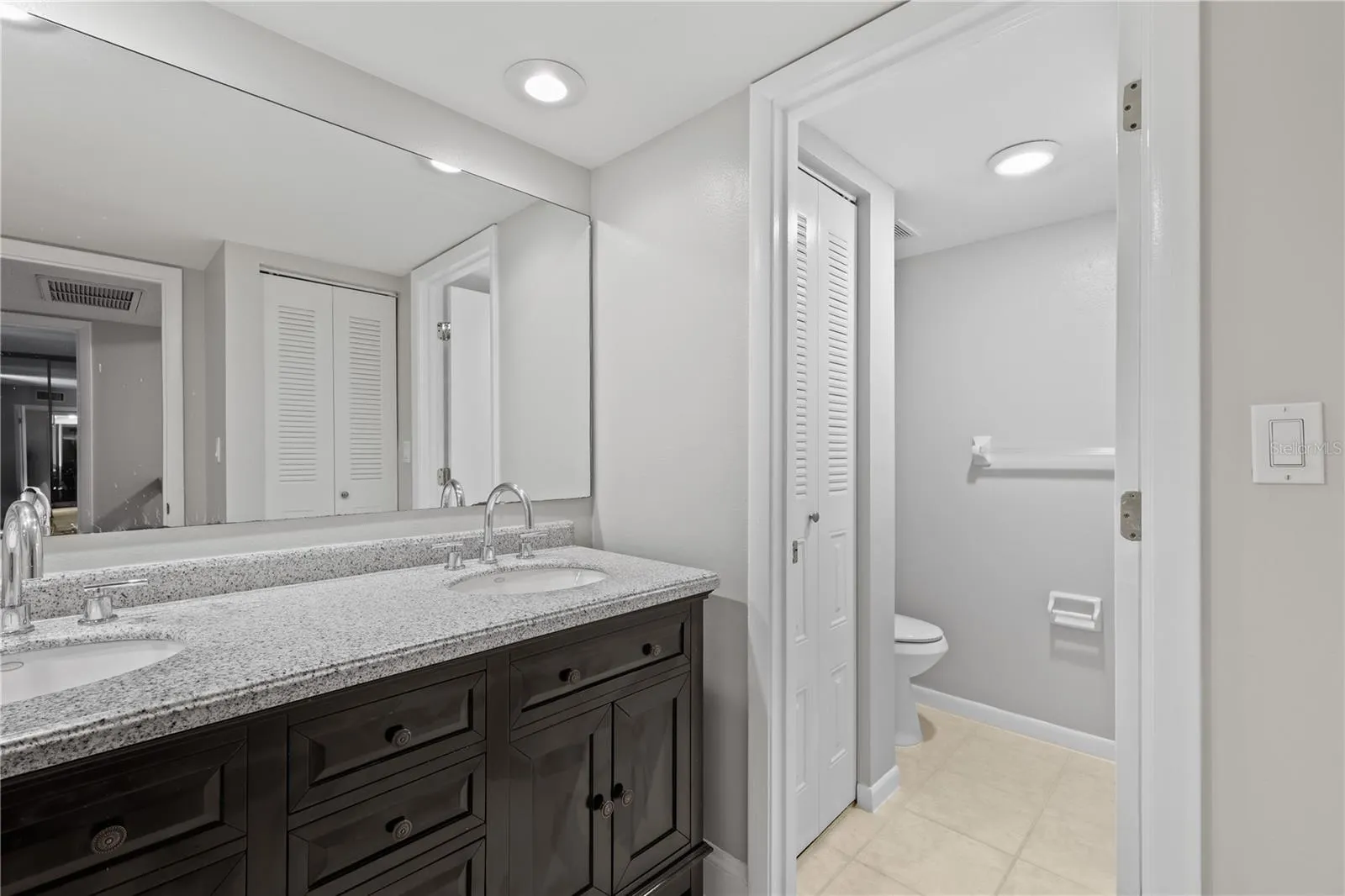 5224 CEDARBEND DR #4, #4