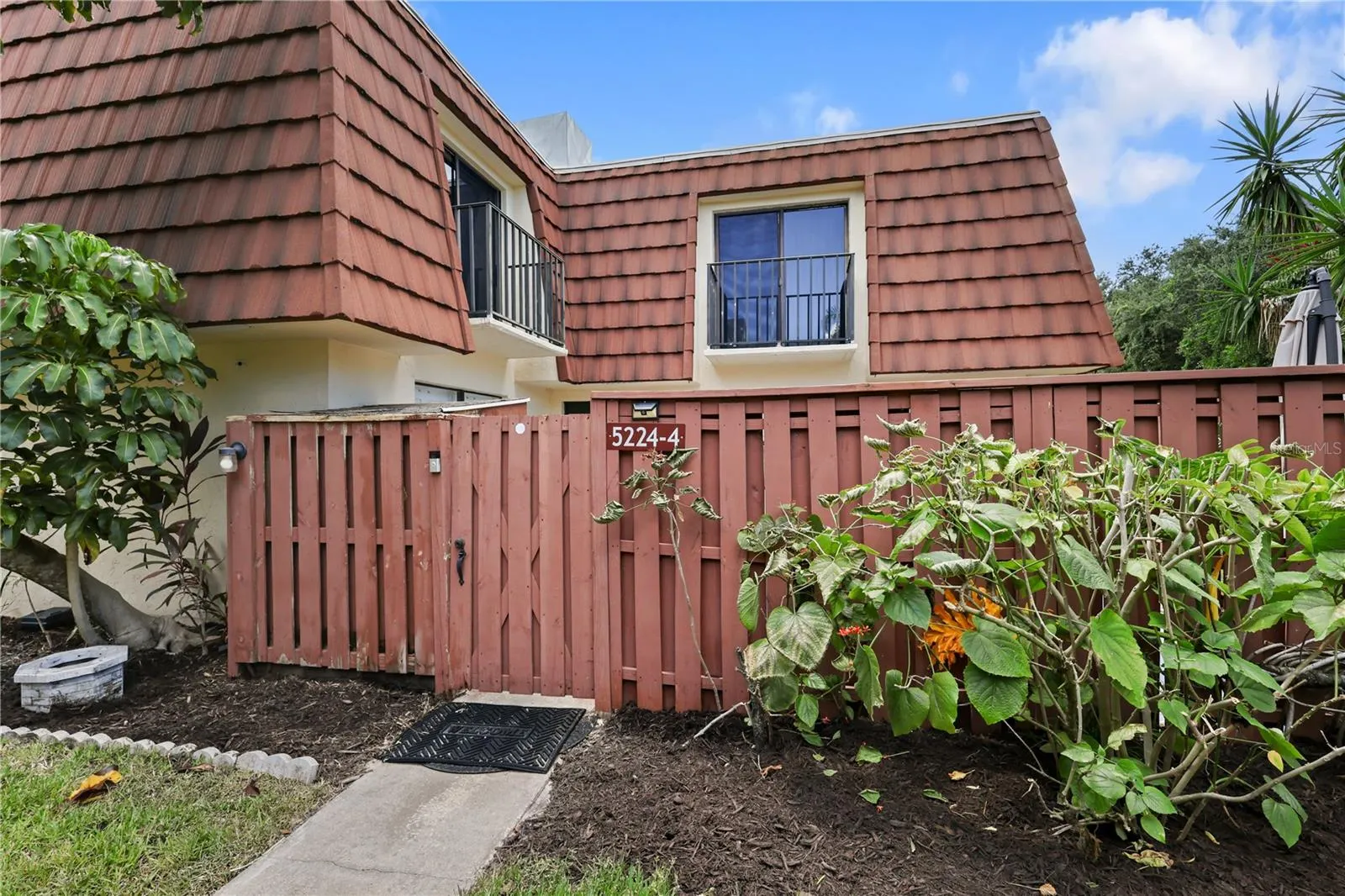 5224 CEDARBEND DR #4, #4