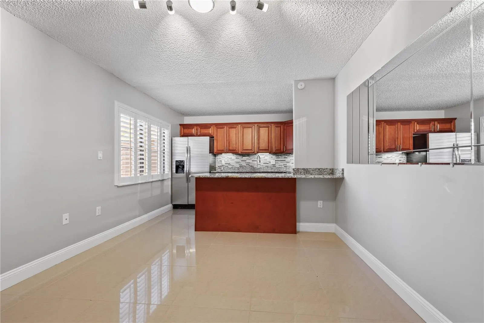 5224 CEDARBEND DR #4, #4