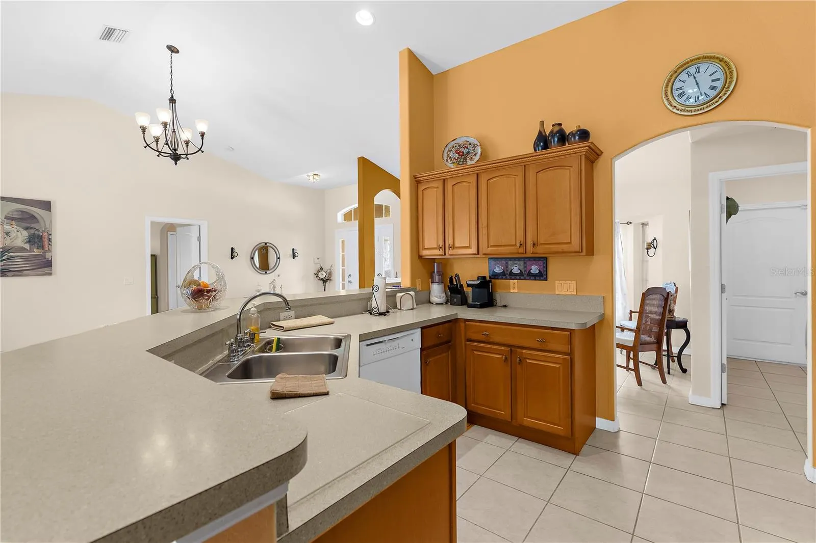 2744 S HABERLAND BLVD