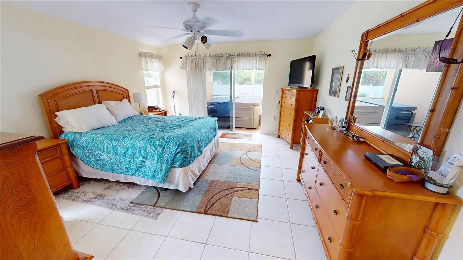 18319 ARAPAHOE CIR