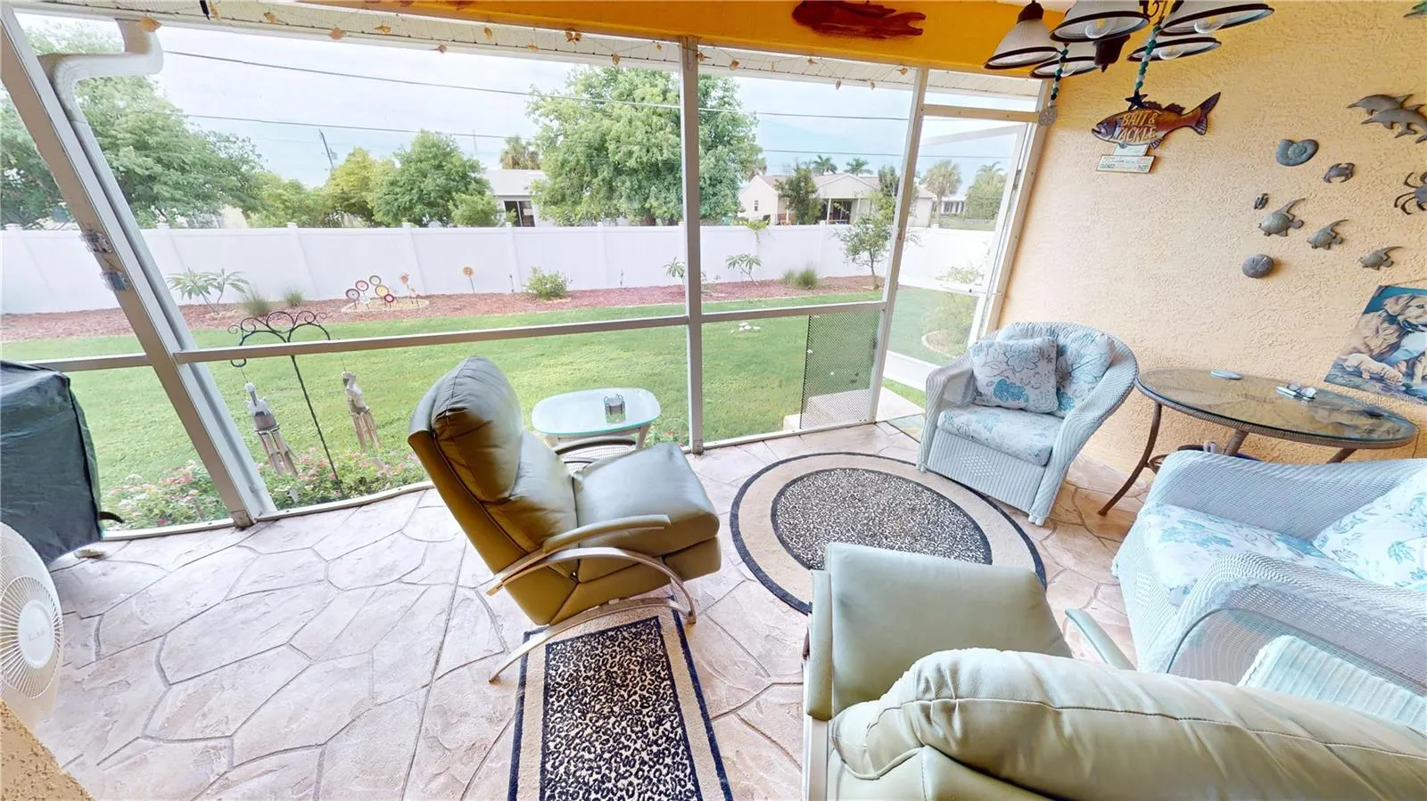 18319 ARAPAHOE CIR