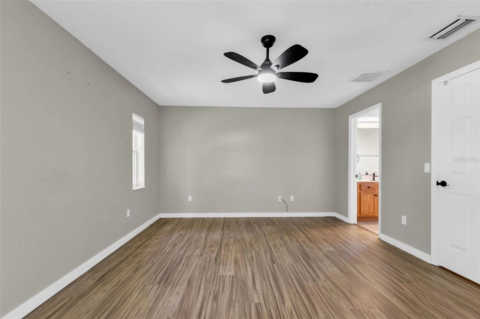 2400 SHEILA LN