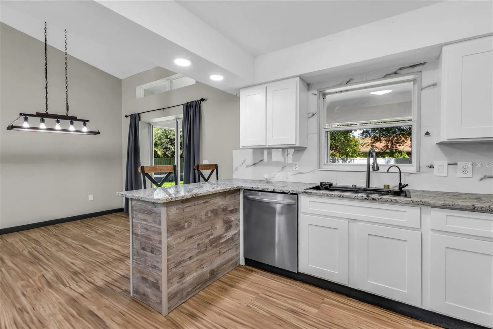 2400 SHEILA LN