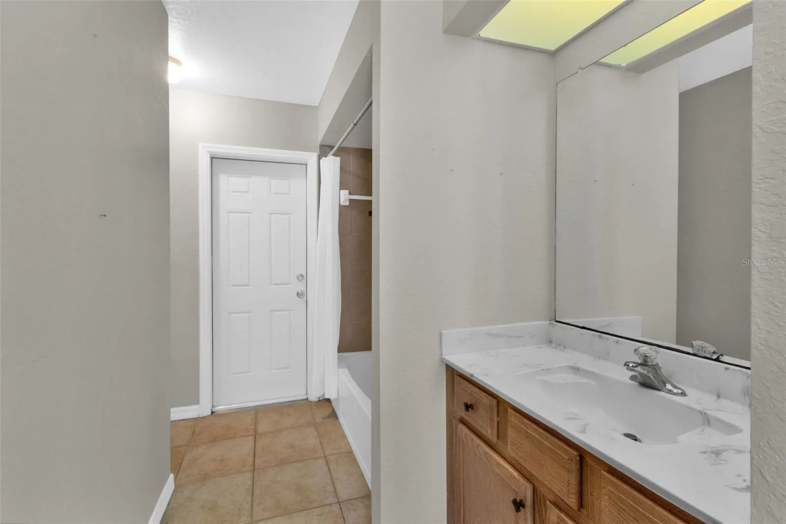 2400 SHEILA LN