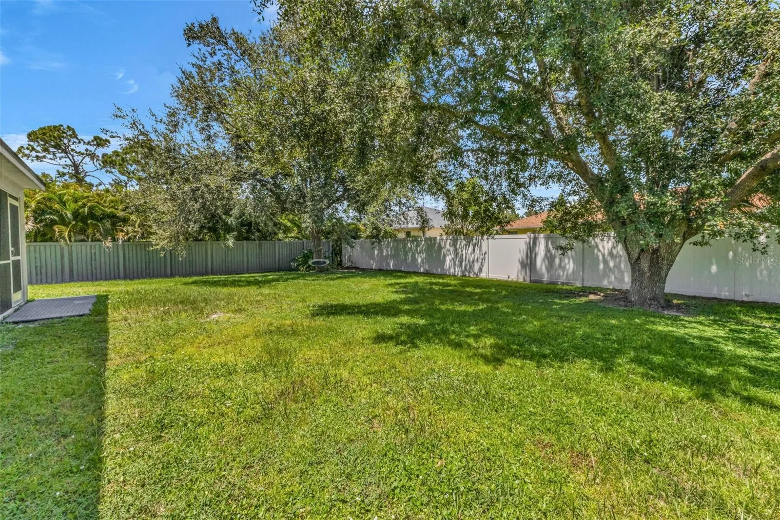 2400 SHEILA LN