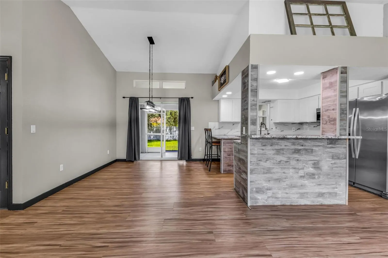 2400 SHEILA LN