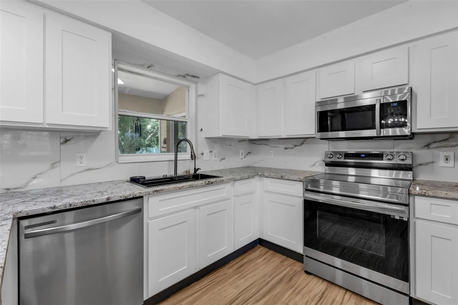 2400 SHEILA LN