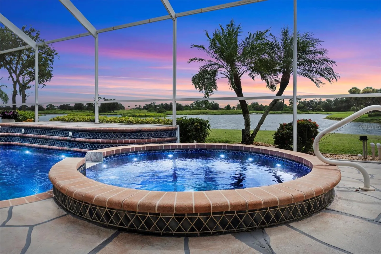 1875 CANARY PALM WAY