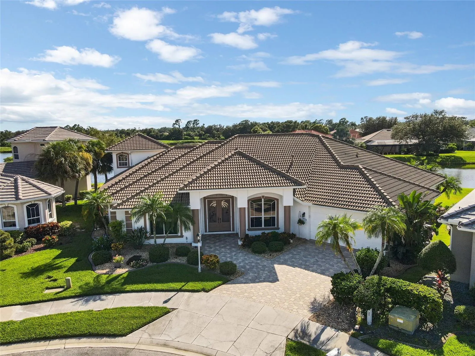 1875 CANARY PALM WAY