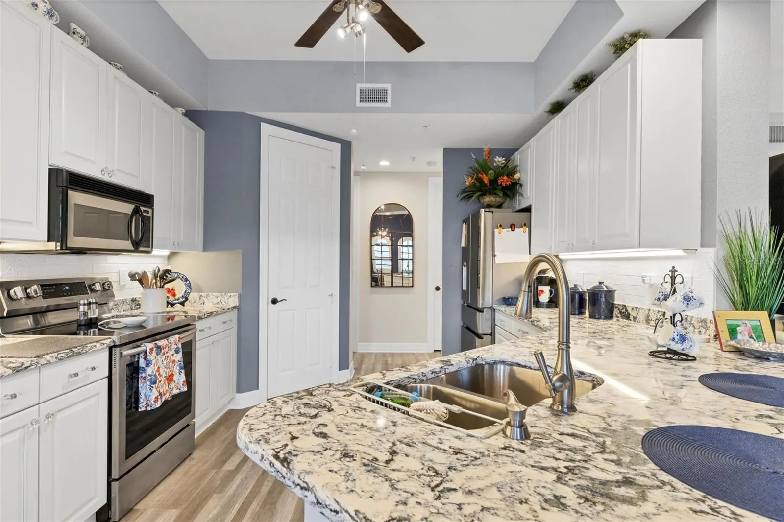 97 VIVANTE BLVD #204, #204