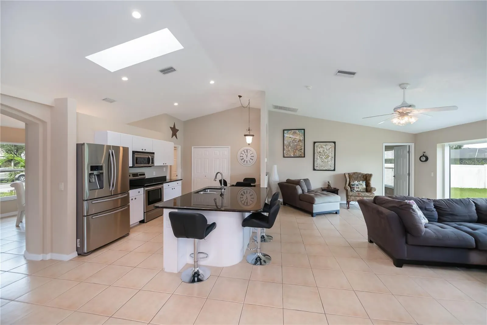 1391 ABALOM ST