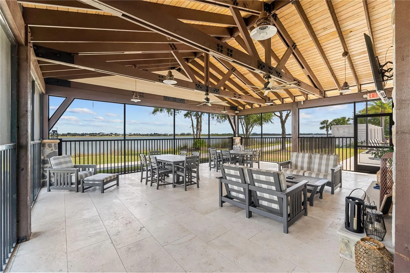 17204 BULLHORN CIR