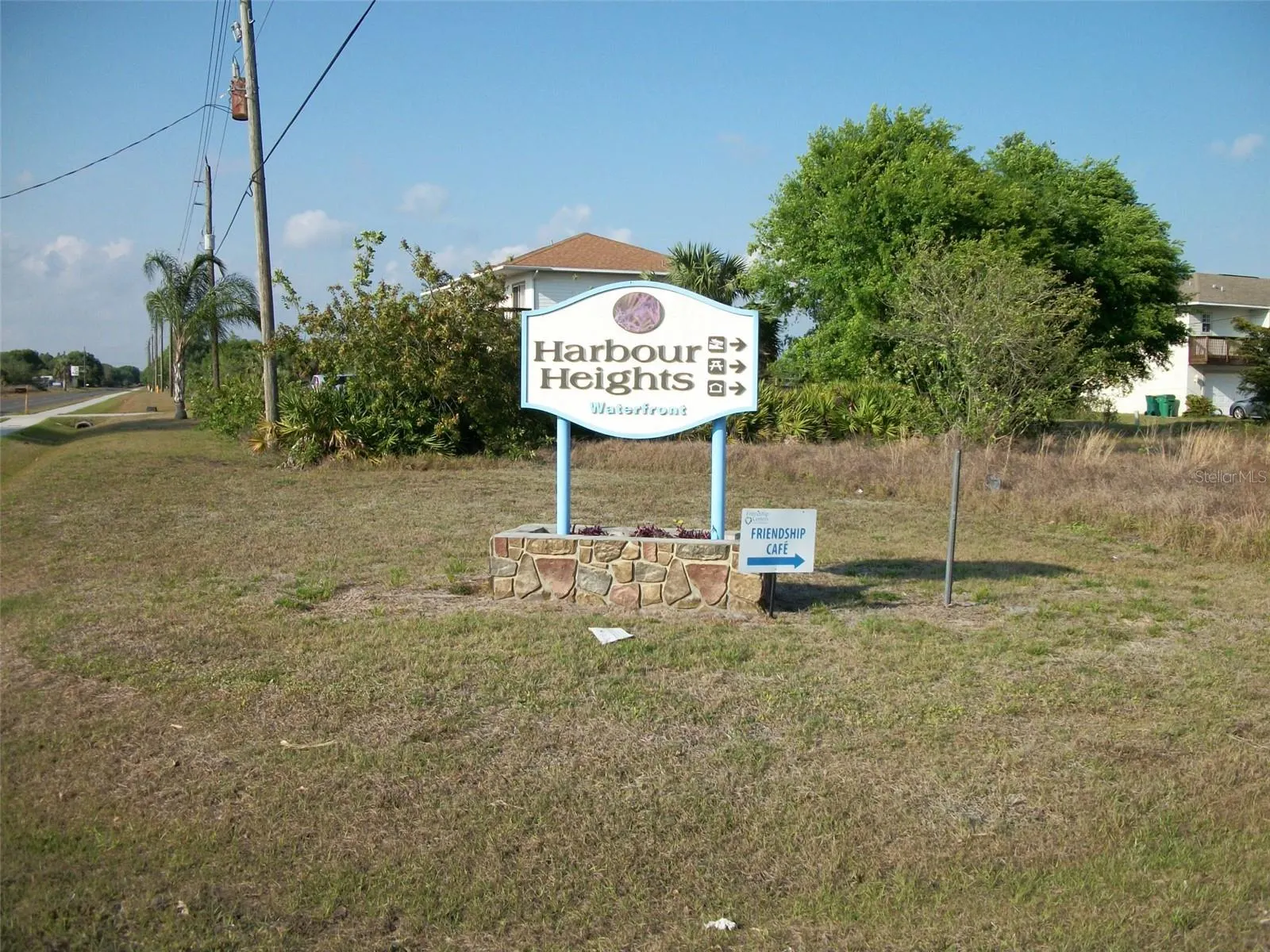 3483 DESOTO DR