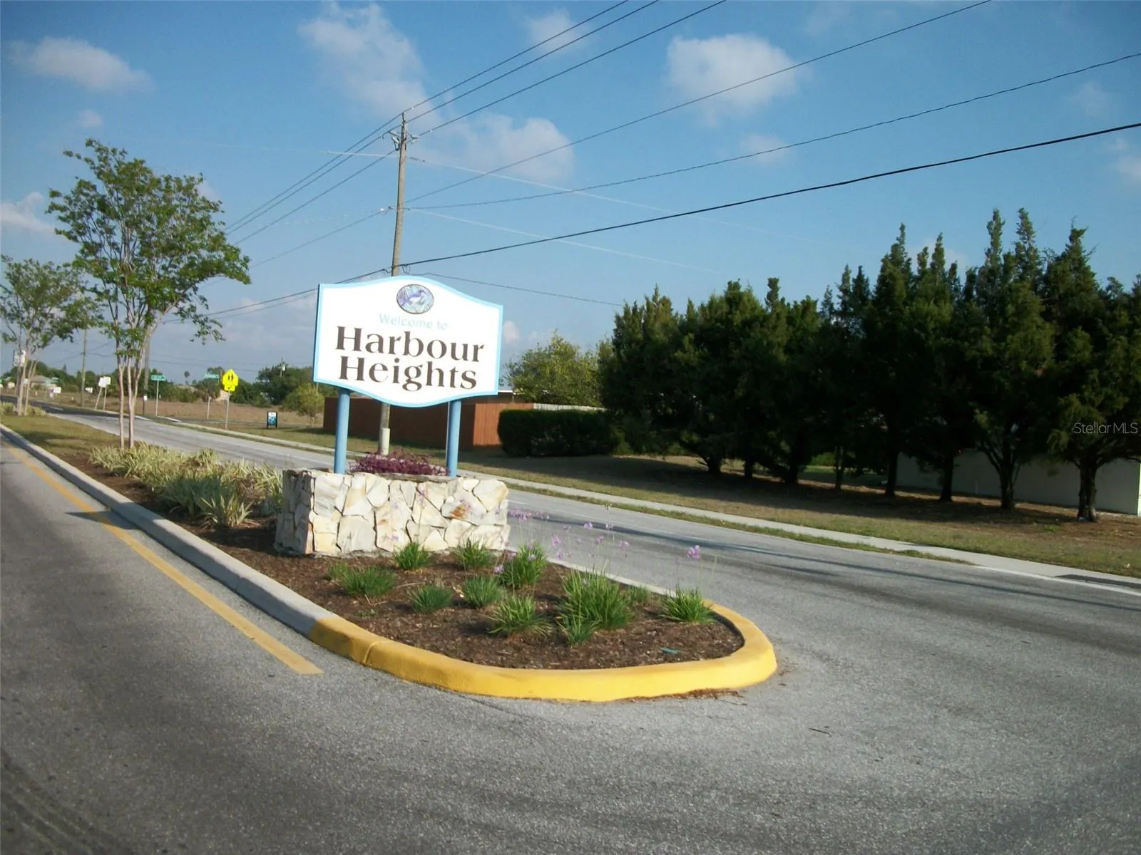 3483 DESOTO DR