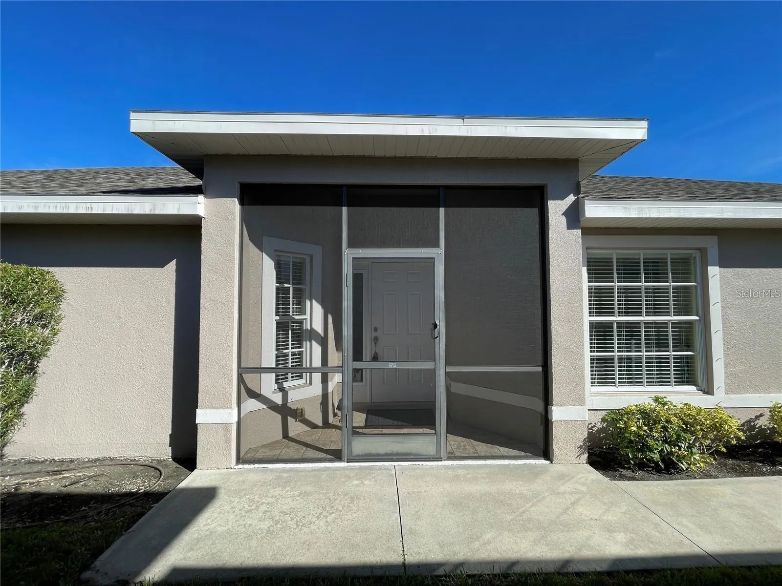 3533 LAKEWOOD BLVD