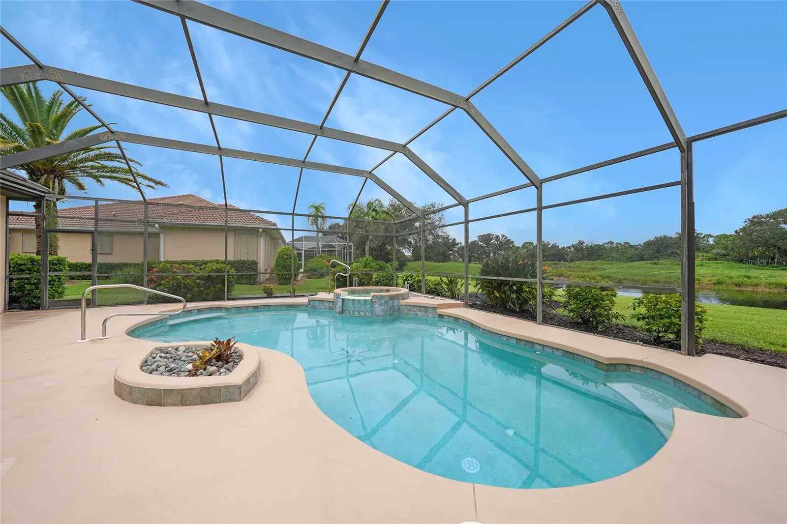 1762 QUEEN PALM WAY
