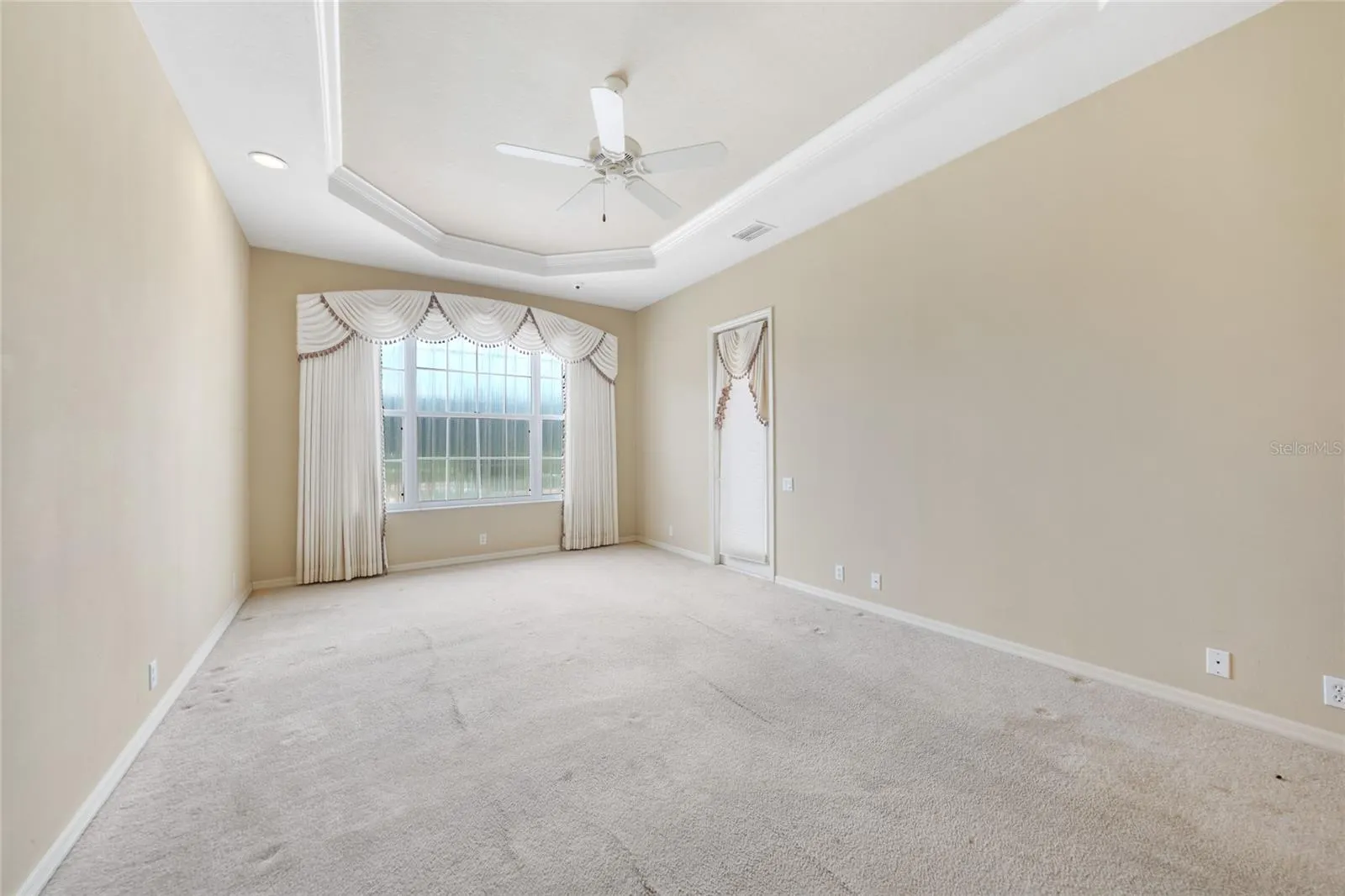1762 QUEEN PALM WAY