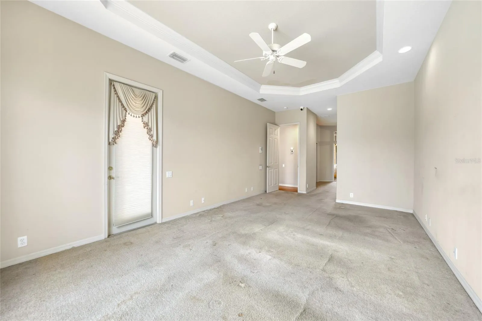 1762 QUEEN PALM WAY