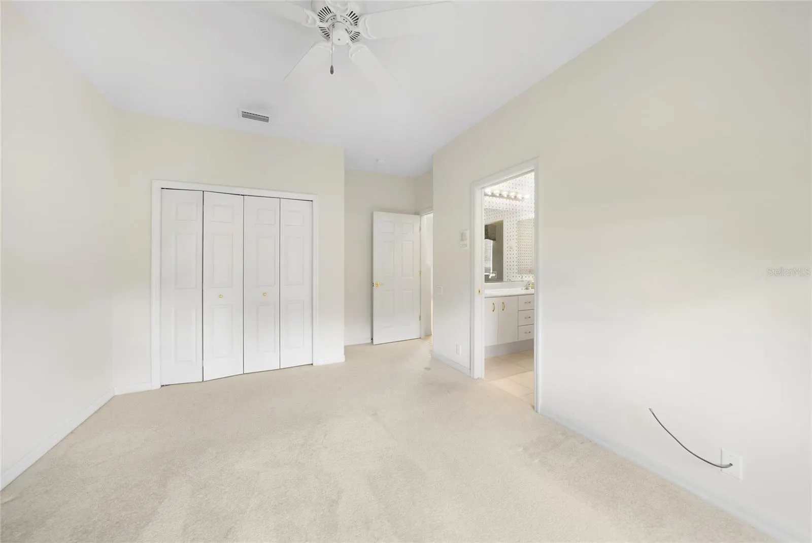 1762 QUEEN PALM WAY