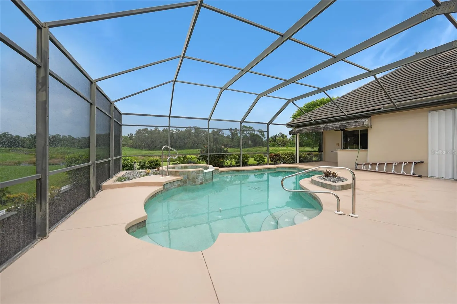 1762 QUEEN PALM WAY