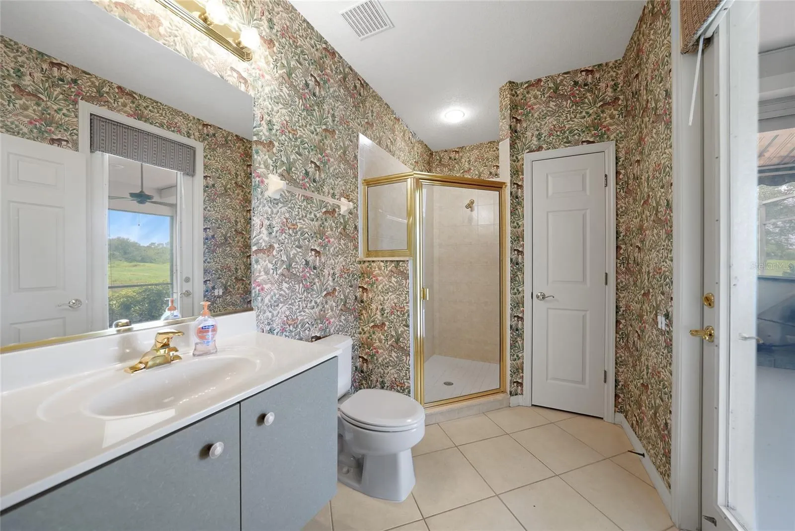 1762 QUEEN PALM WAY